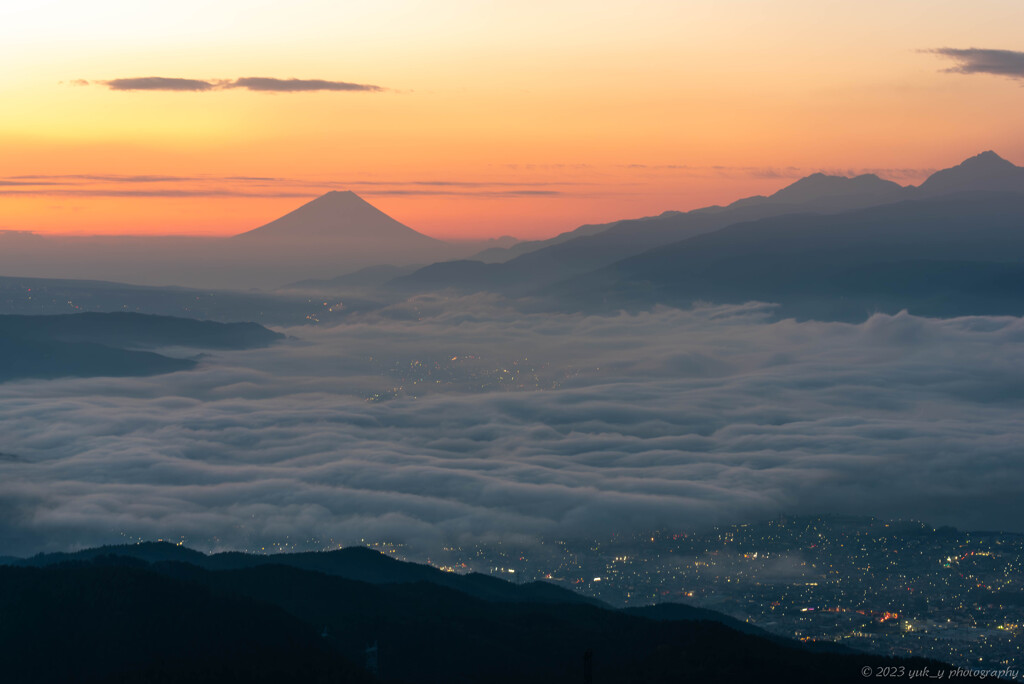 雲海の日の出前