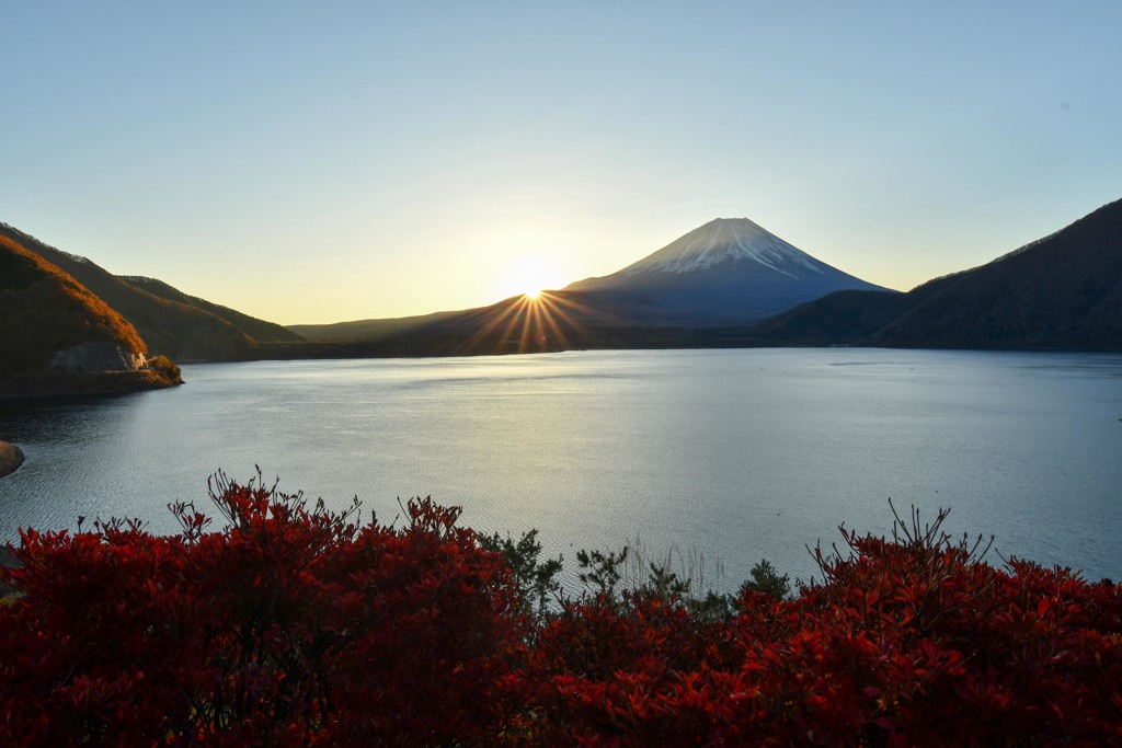 日の出を望む