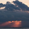 夕暮れの光と影