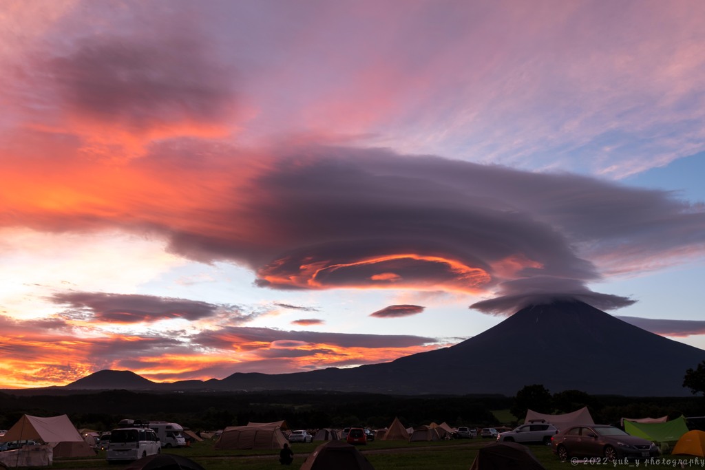 朝焼けの吊るし雲