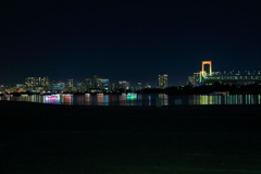 レインボーブリッジと屋形船