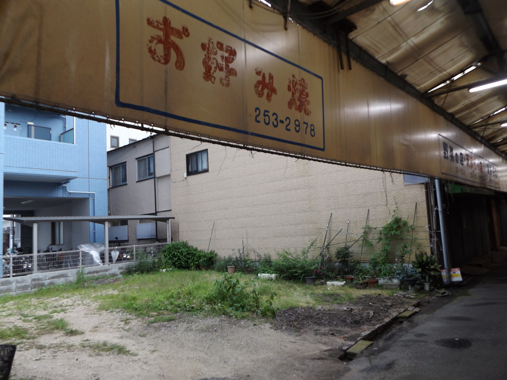 看板だけがむなしい