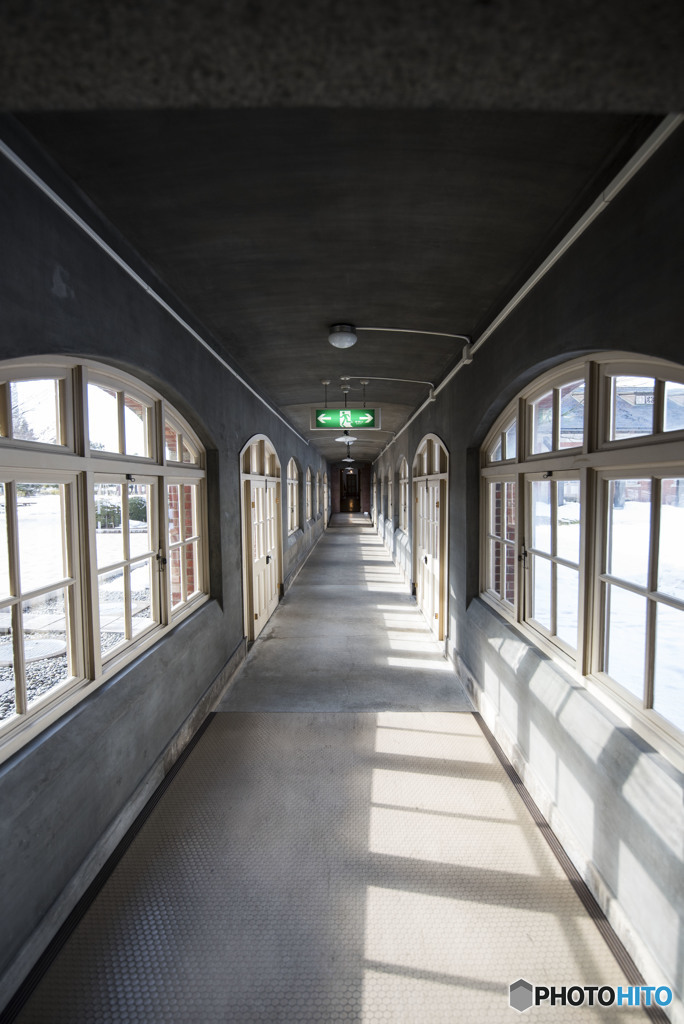 未来が動く廊下