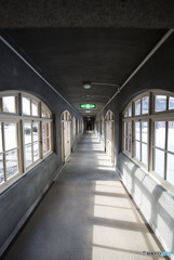 未来が動く廊下