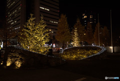 Small boat goes to the sea of ​​tomorrow