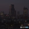 暮れ行く街並みを見ていた。