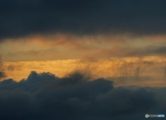 雲が流れて行く