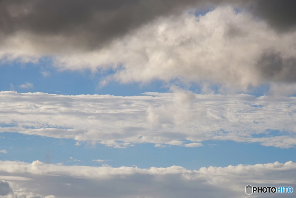 another sky【一家が過ぎ去ろうとしている空】
