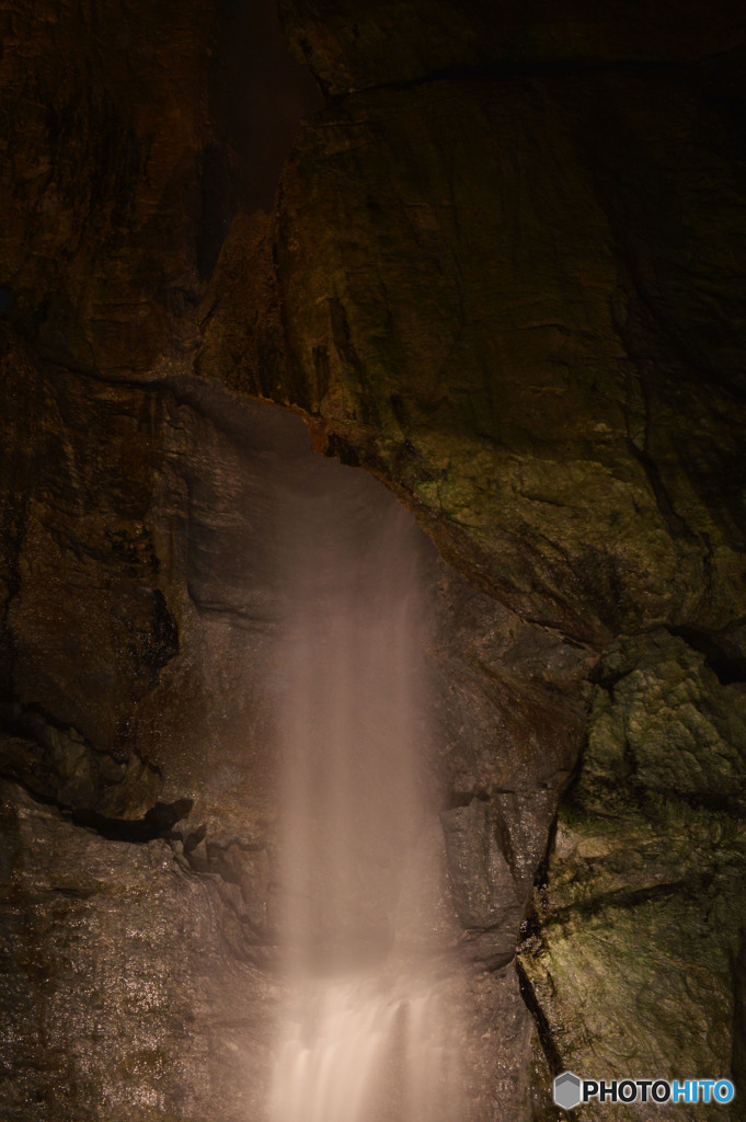 日本3位の滝　龍観洞