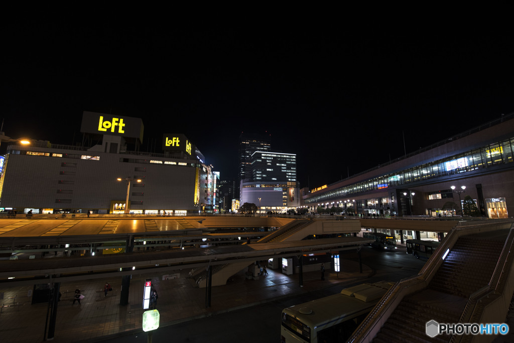 悲しみがそっと胸にこみ上げる