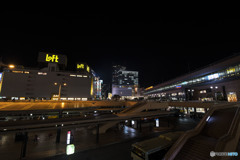 悲しみがそっと胸にこみ上げる