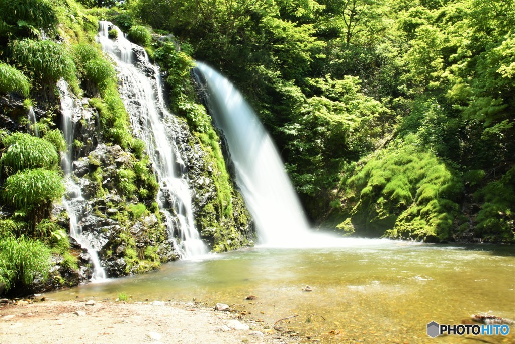 気持ちよさそうな滝
