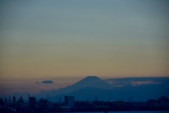 羽田空港から富士を望む