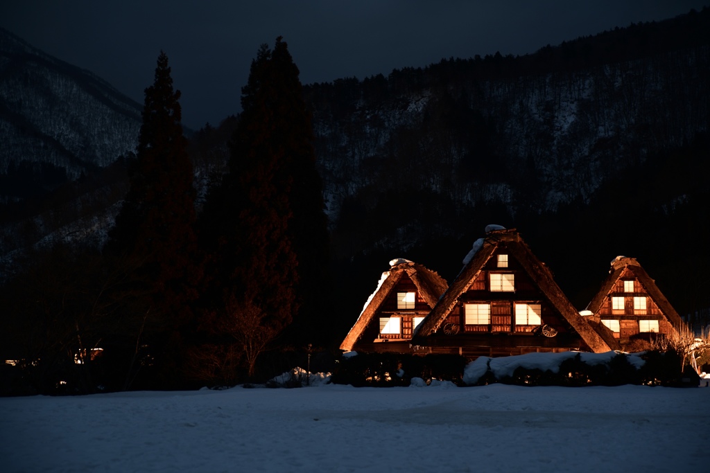 豪雪と程遠い白川郷