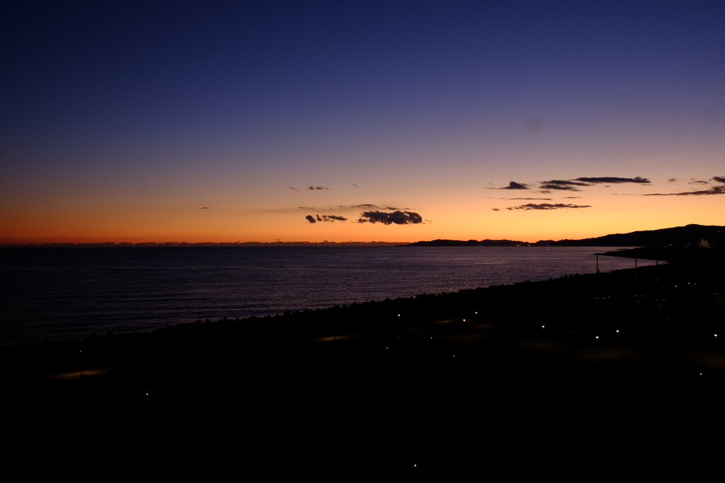 夕暮れの海岸