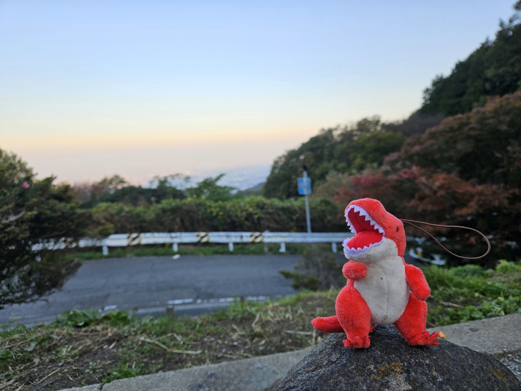 今朝の峠 ‐十三峠に怪獣あらわる‐