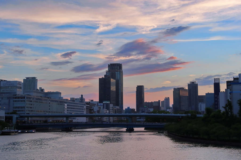 彩づく雲…