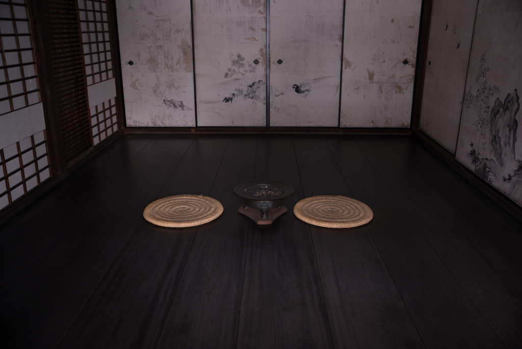 　寒中も心おちつけて…