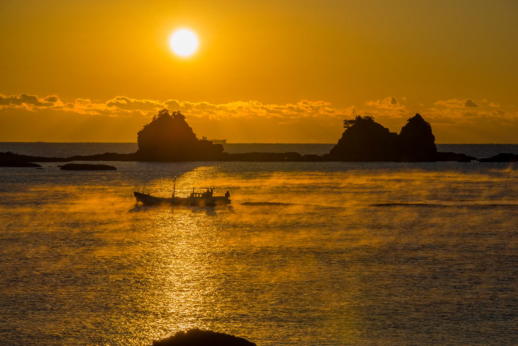 海霧流る夜明け…