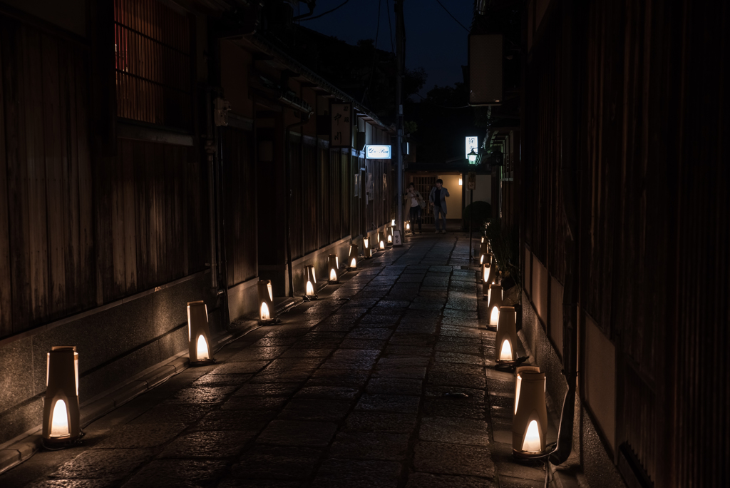 　幽玄な夜へ　－東山花灯路ー