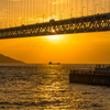 吊り橋と夕陽