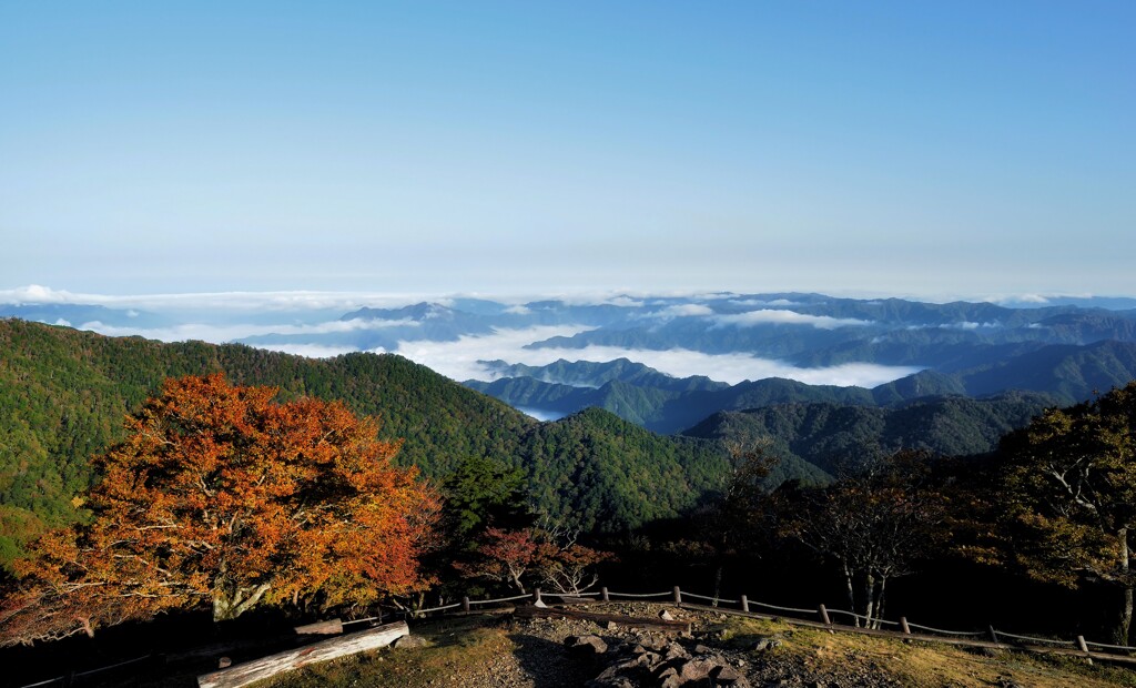 日出ヶ岳の秋