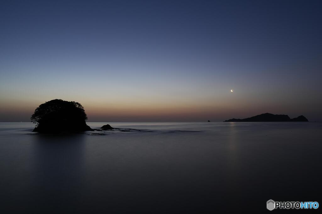 静かな夜明け