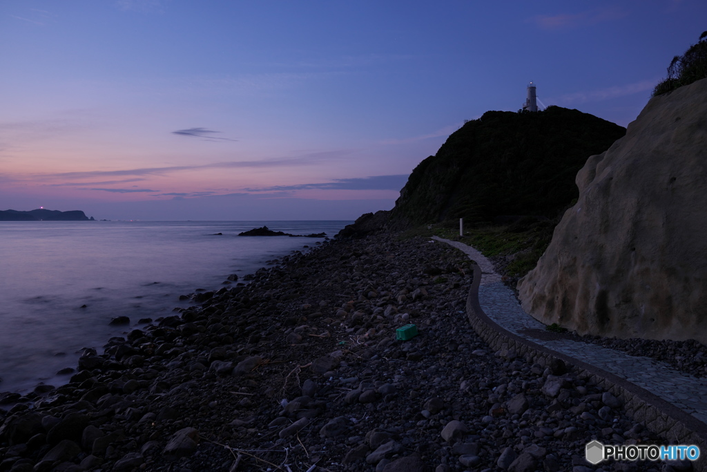 夜明け前の灯台