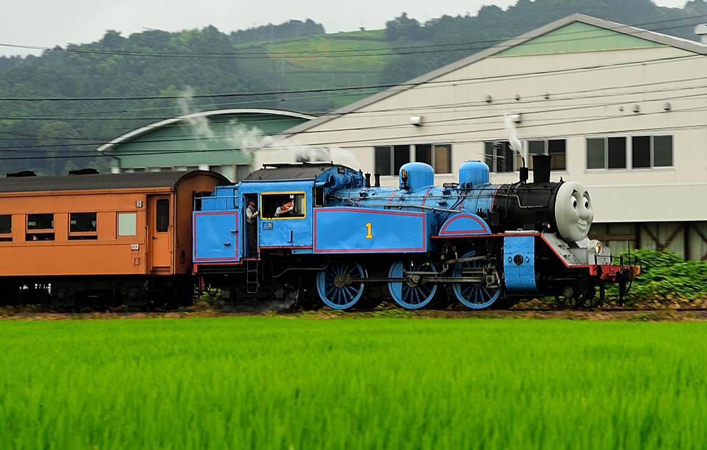 きかんしゃ　トーマス