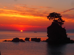 雨晴海岸の日の出
