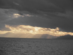 曇り　ときどき　あっちは晴れ