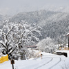 ローカル駅の雪景色