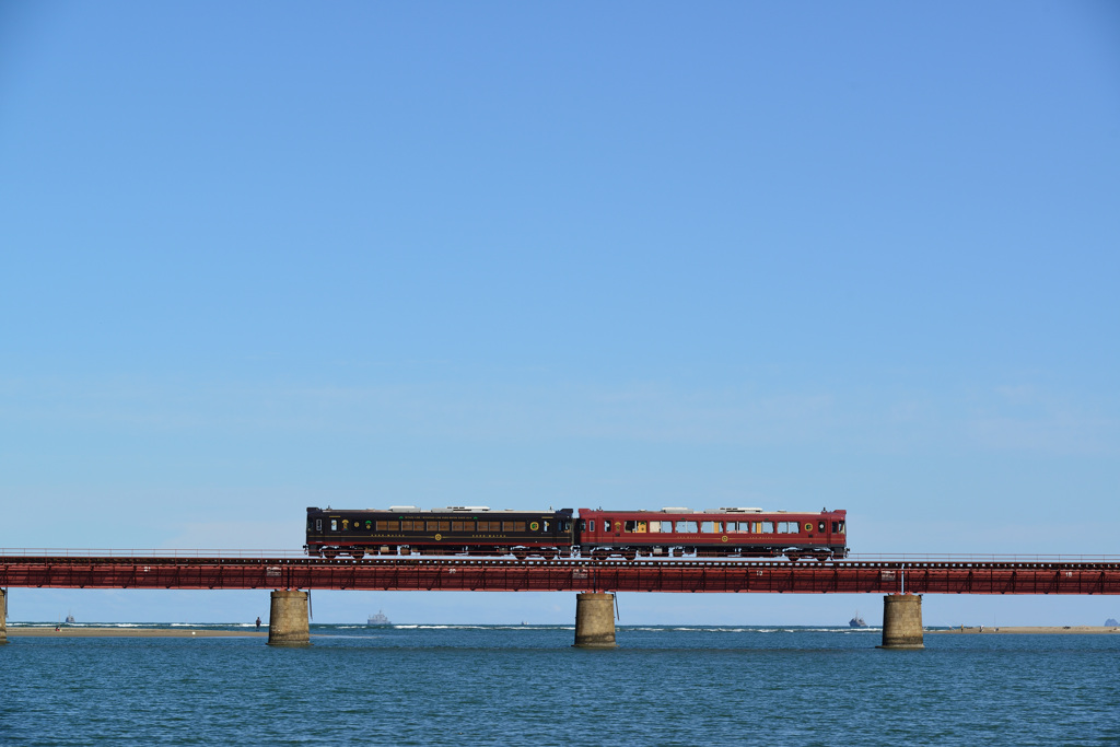 京都の海を走る観光列車