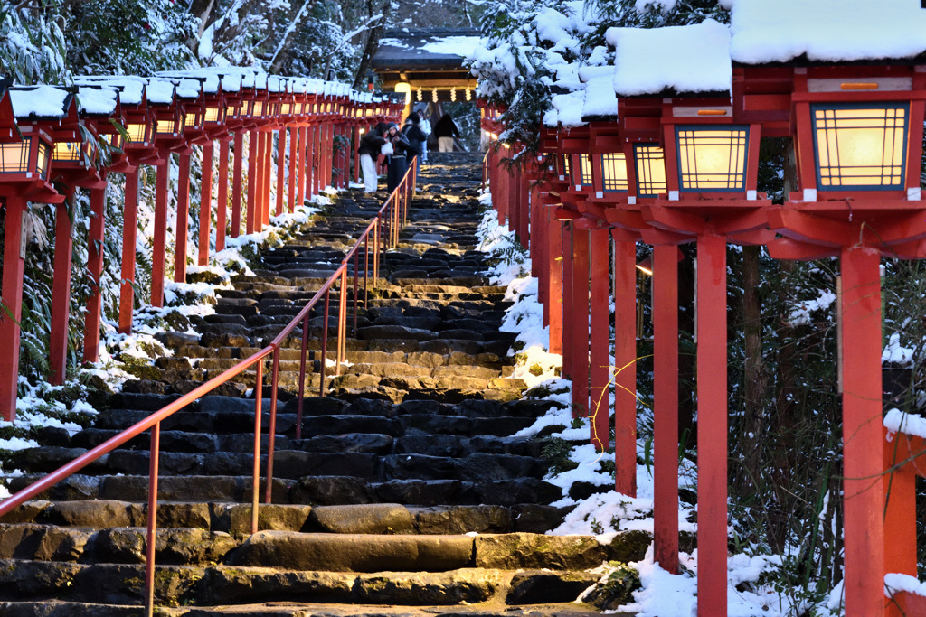 雪の貴船神社