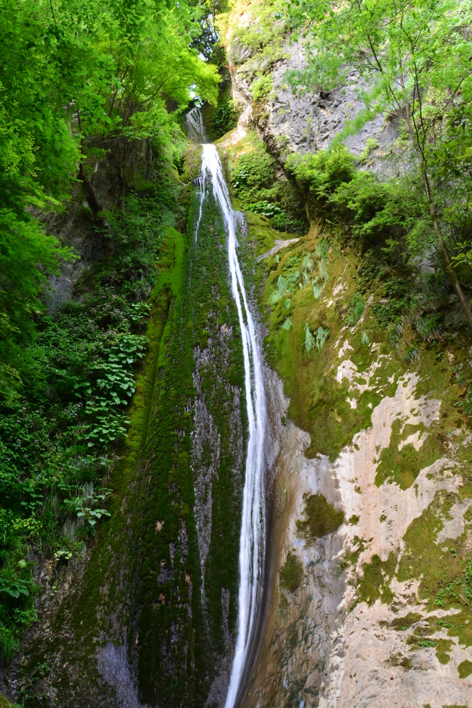 岡山県新見市　絹掛の瀧
