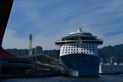 世界最大級客船　ＱＵＡＮＴＵＭ　ＯＦ　ＴＨＥ　ＳＥＡＳ