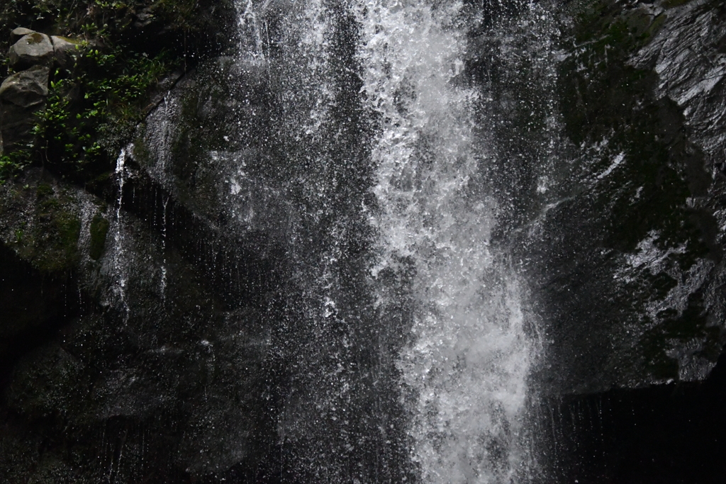 淡路島の名瀑　鮎屋の瀧