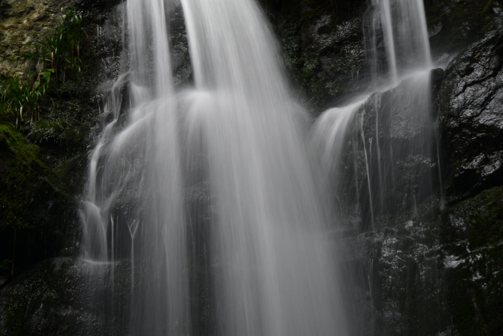 淡路島の名瀑　鮎屋の瀧