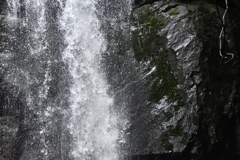 淡路島の名瀑　鮎屋の瀧
