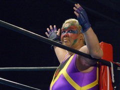 メインに抜擢された人はダミーだ