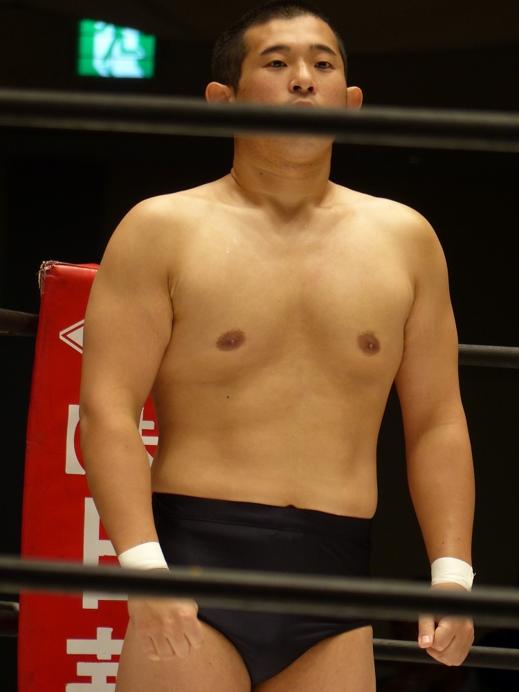 戦う男に正月はない