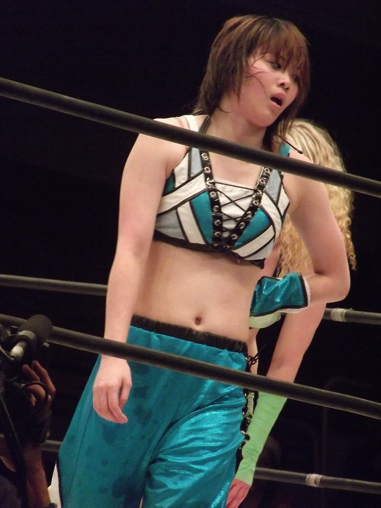 １２日日曜昼はスターダム