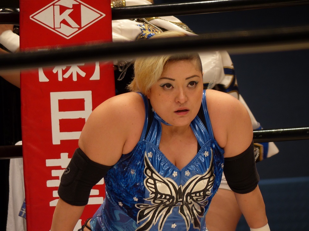 電車は朝からけっこう混んでるし