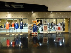 アリーナの近くに