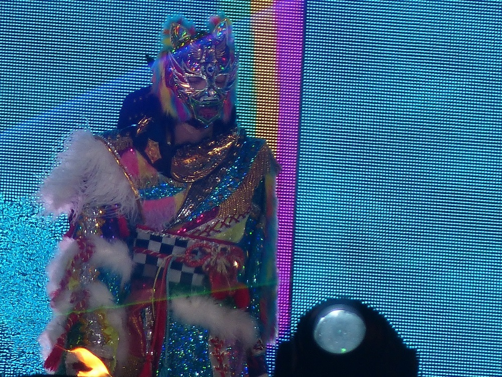 契約違反でギャラ2倍よこせ