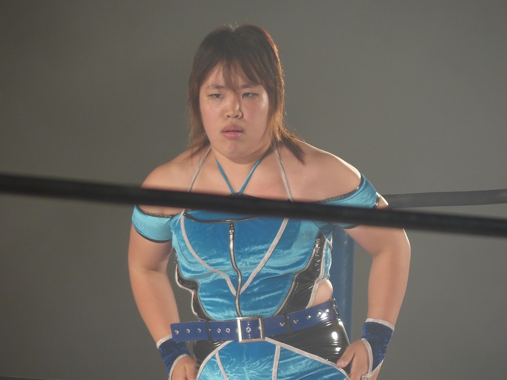 ２５日ＣＭＬＬ－ＲＥＩＮＡではグラビアタレントの小田飛鳥さんがデビュー