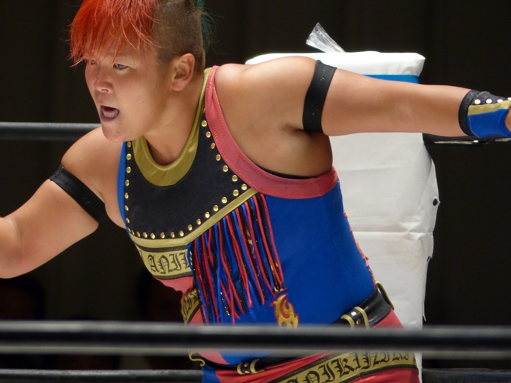 なぜかアマンドラの曲がかかってた