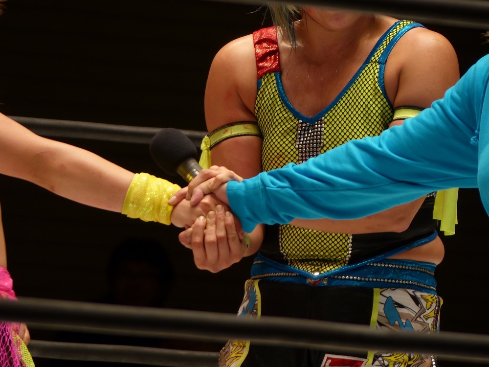 なぜか手が3本に