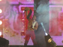 電気はついてる