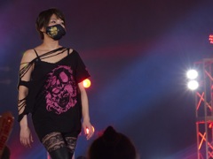 入場式では全選手か、マスク着用